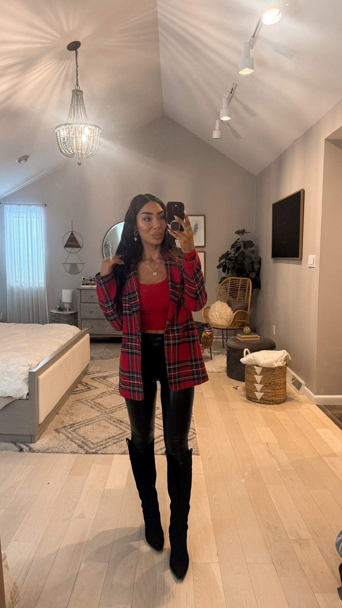 Holiday Plaid Blazer 🎄❤️

#LTKHoliday #LTKgrwm #LTKootd