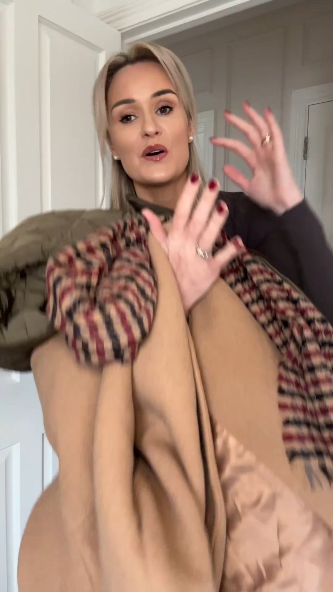 Winter try on haul! Online vs me!
I’ve been picking up a few puces so know I’ll get so much wear out of!
Comment Shop to have everything sent try to your inbox 

#hm #marksandspencer #karenmillen #wintertryon 