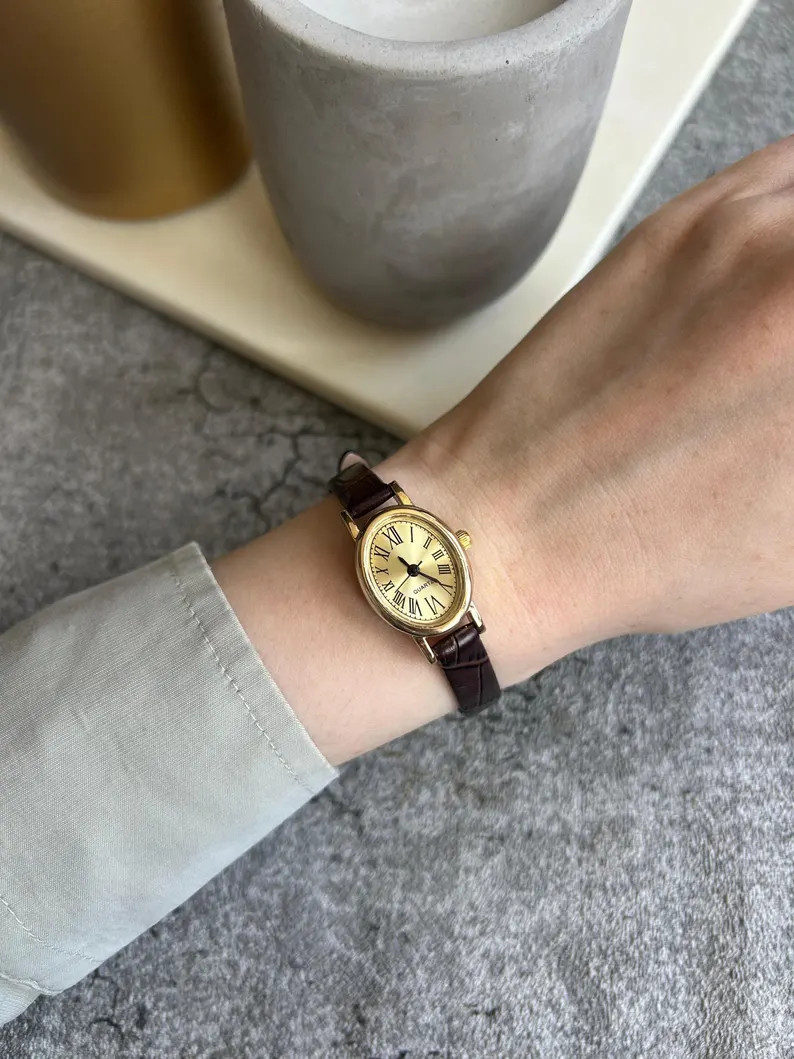 Vintage Style Women's Watch – Oval Case, Roman Numerals, Present for Her Elegant Quartz Watch ... | Etsy (US)