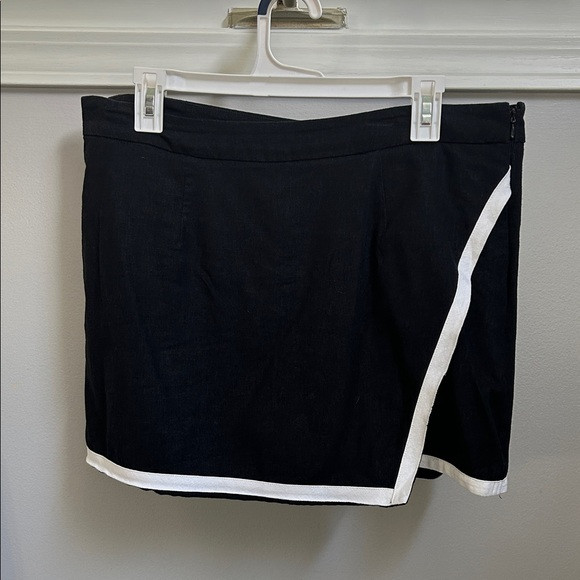 Scoop Women's Black Skort with White Accent | Poshmark