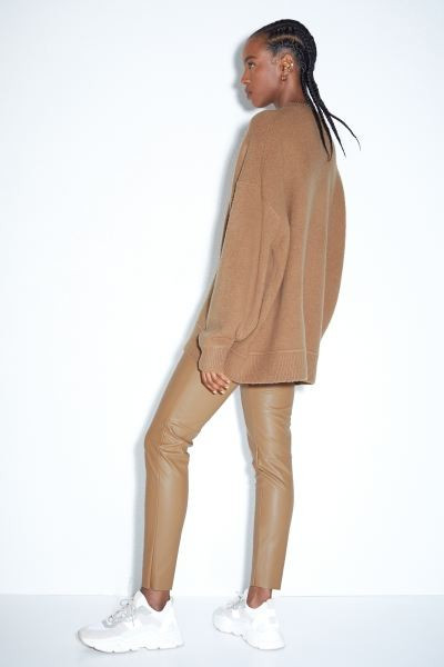 Imitation leather leggings
							
							€19.99 | H&M (UK, MY, IN, SG, PH, TW, HK)