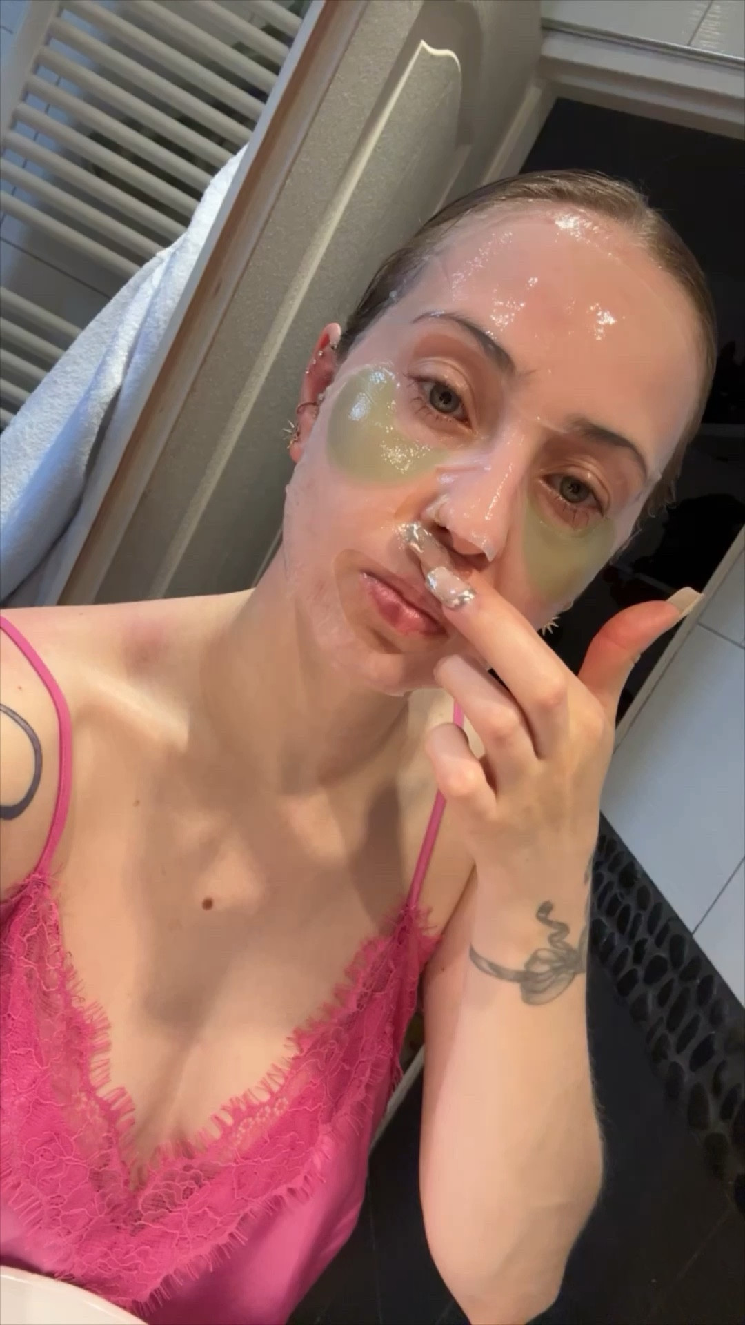 Skincare, soins, Sunday, dimanche, lifestyle, face mask, masque visage, soins du visage, routine soins, skincare routine, Marioncameleon, beauty, beauté, Marion Cameleon, #marioncameleon 

#LTKstyletip #LTKbeauty #LTKSeasonal