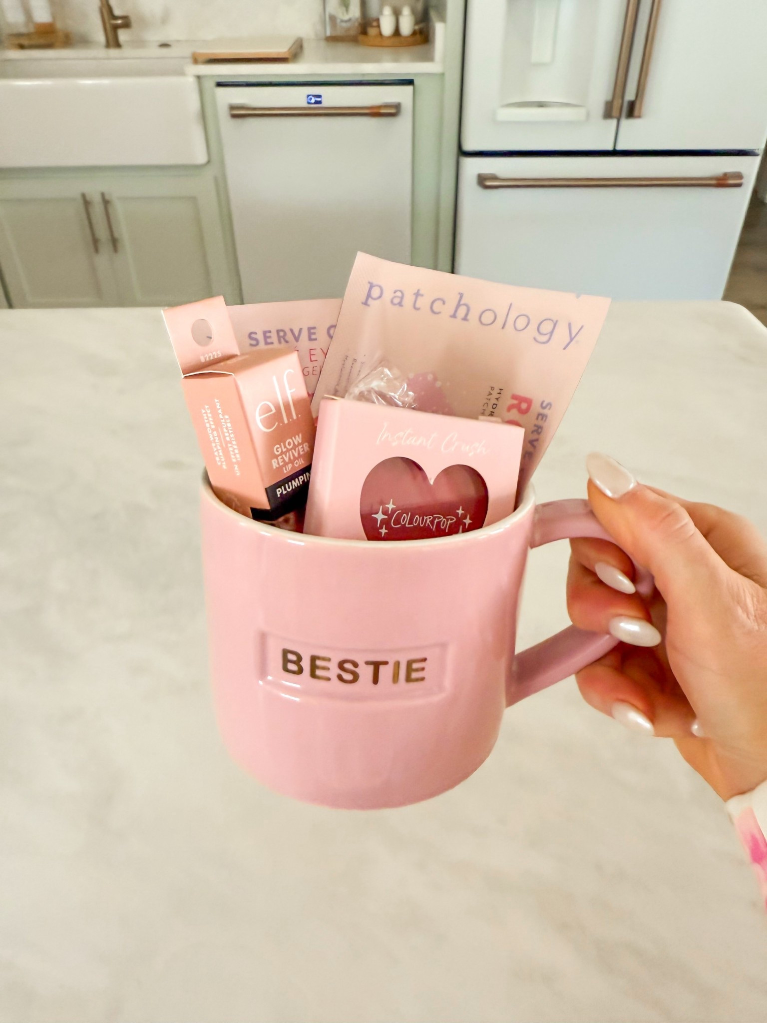 Valentines gift idea / bestie gift 


Gifts for her 
Vday gift 
Bestie basket 
Gifts for friends 
Valentine’s Day 
Target finds 


#LTKBeauty #LTKFindsUnder50 #LTKSeasonal