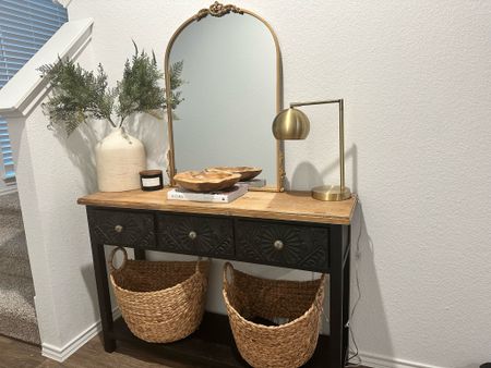 Perfect home entryway decor as we head into spring 

Table: hobby lobby 
Baskets: Walmart 
Vase: Target 
Lamp: at home 
Mirror: hobby lobby 

#homedecor #homefinds #entryway #homefurniture #walmart #homegoods #walmart #home #spring

#LTKSeasonal #LTKhome #LTKfindsunder100