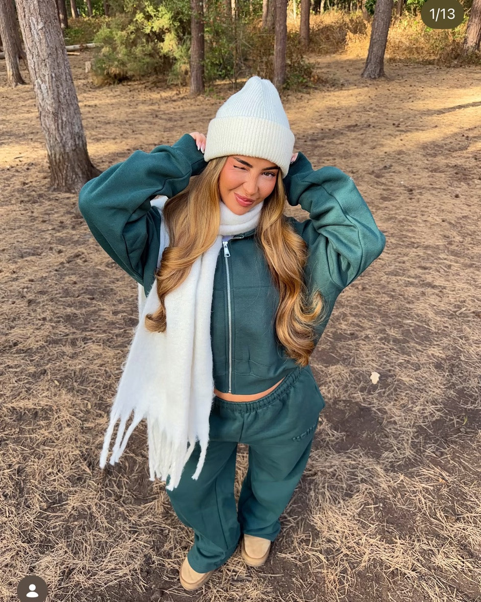 The perfect autumn tracksuit 🤎🍂 Cozy, comfy and so easy to throw on for those everyday autumn days.

Kaiia | Kaiia tracksuit | Kaiia clothing | tracksuit outfit | autumn tracksuit | matching tracksuit | cosy outfit | comfy autumn outfit | casual outfit | autumn fashion | loungewear | everyday outfit

#Kaiia #KaiiaClothing #KaiiaTracksuit #Tracksuit #TracksuitSet #AutumnTracksuit #AutumnOutfit #AutumnFashion #CozyOutfit #CosyOutfit #ComfyOutfit #CasualStyle #Loungewear #AutumnStyle #OutfitInspo

#LTKFashionMonth #LTKautumn #LTKstyletip