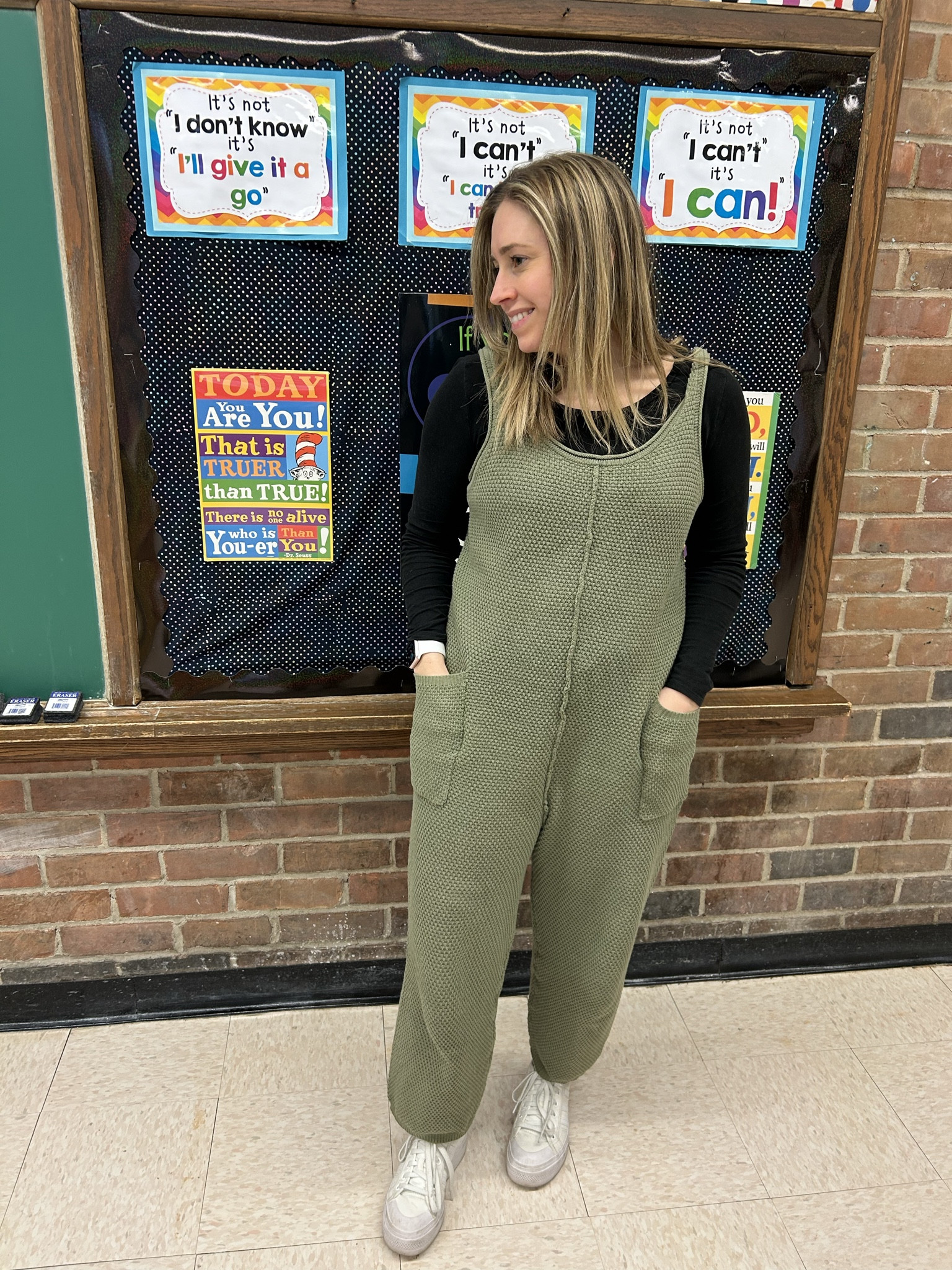 Cozy teacher outfit! Love this for a more casual work day fit  

#LTKmidsize #LTKfindsunder50