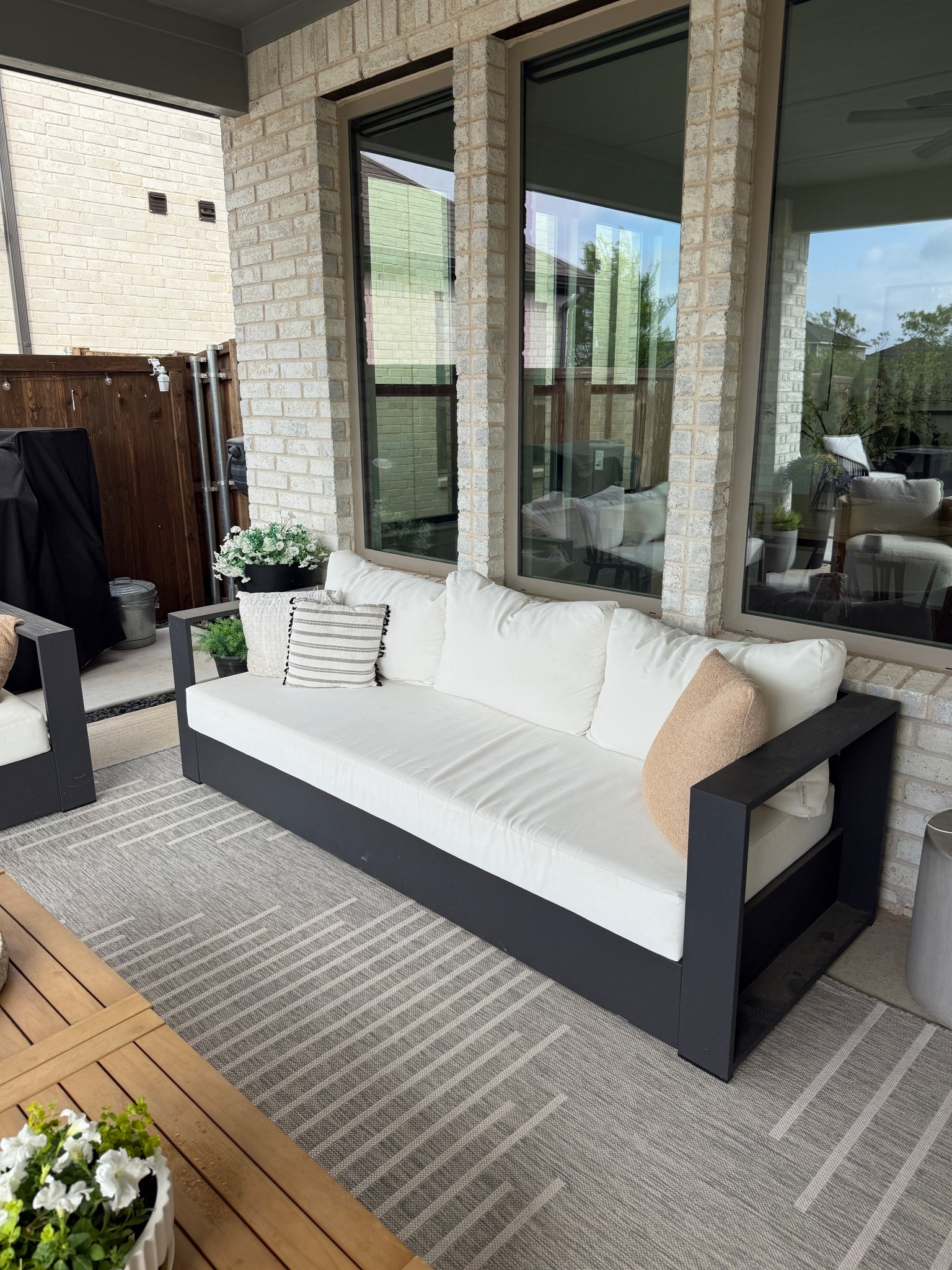 The perfect outdoor couch! Patio furniture, outdoor furnituree