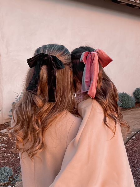 The sweetest winter bows 🎀 

Hair accessories. Hair. Hair bows. Beauty. Family. Mommy and me. 

#jenniferxerin #stylewithjen

#LTKHoliday #LTKbeauty #LTKfamily