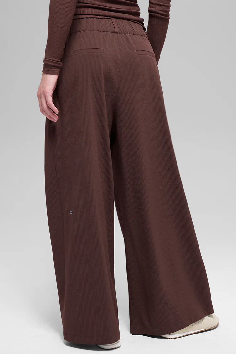 High-Waist Dreamscape Trouser (Short) - Brownstone | Alo Yoga (US)