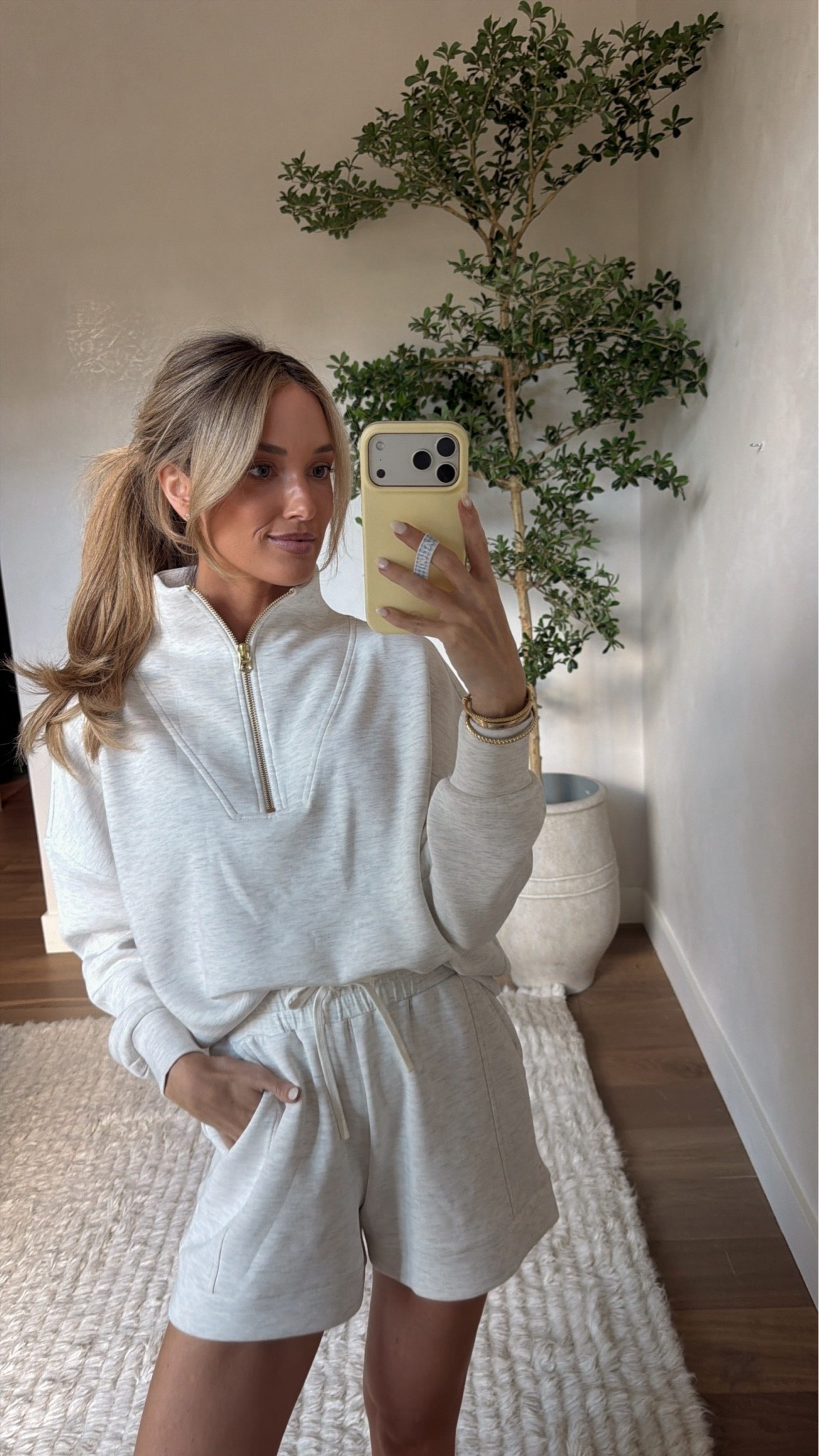 I LOVE a good Varley set!! Quality is amazing 🙌🏻 wearing XS in both!!