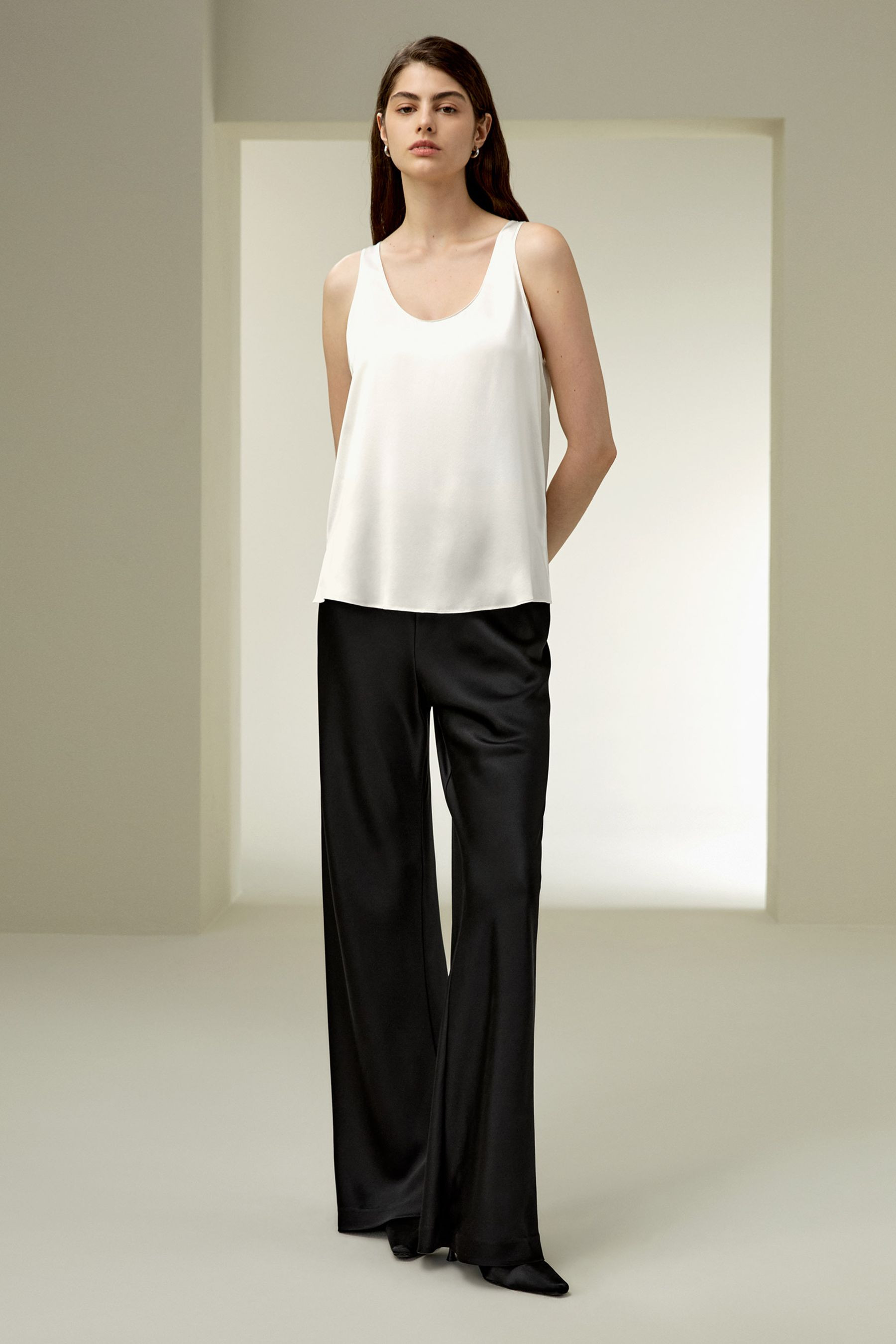 Relaxed Silk U-neck Tank | LilySilk