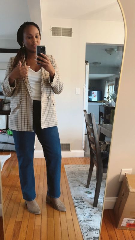 Madewell truly has the best blazers and I’m loving these high waist jeans! Also grabbed this vneck tee from Amazon and it’s so soft so I’m gonna get it in other colors! Definitely a win! 



#LTKVideo #LTKworkwear #LTKsalealert