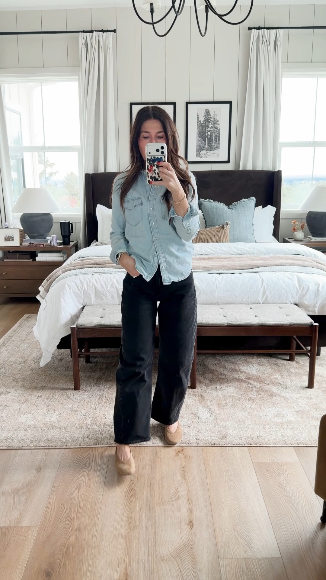 Loving these barrel jeans from Abercrombie. The black was is PERFECT. And these designer dupe flats from Target. Look super similar to the Veronica Beard flats. 

Wearing my normal size in everything 


Spring fashion, Geraldine, then I’m sure, flat, target, suede, ballet, flat, bedroom, decor, rug, bed, bedding, mom, outfit, spring break ￼

#LTKmomlife #LTKHome #LTKootd