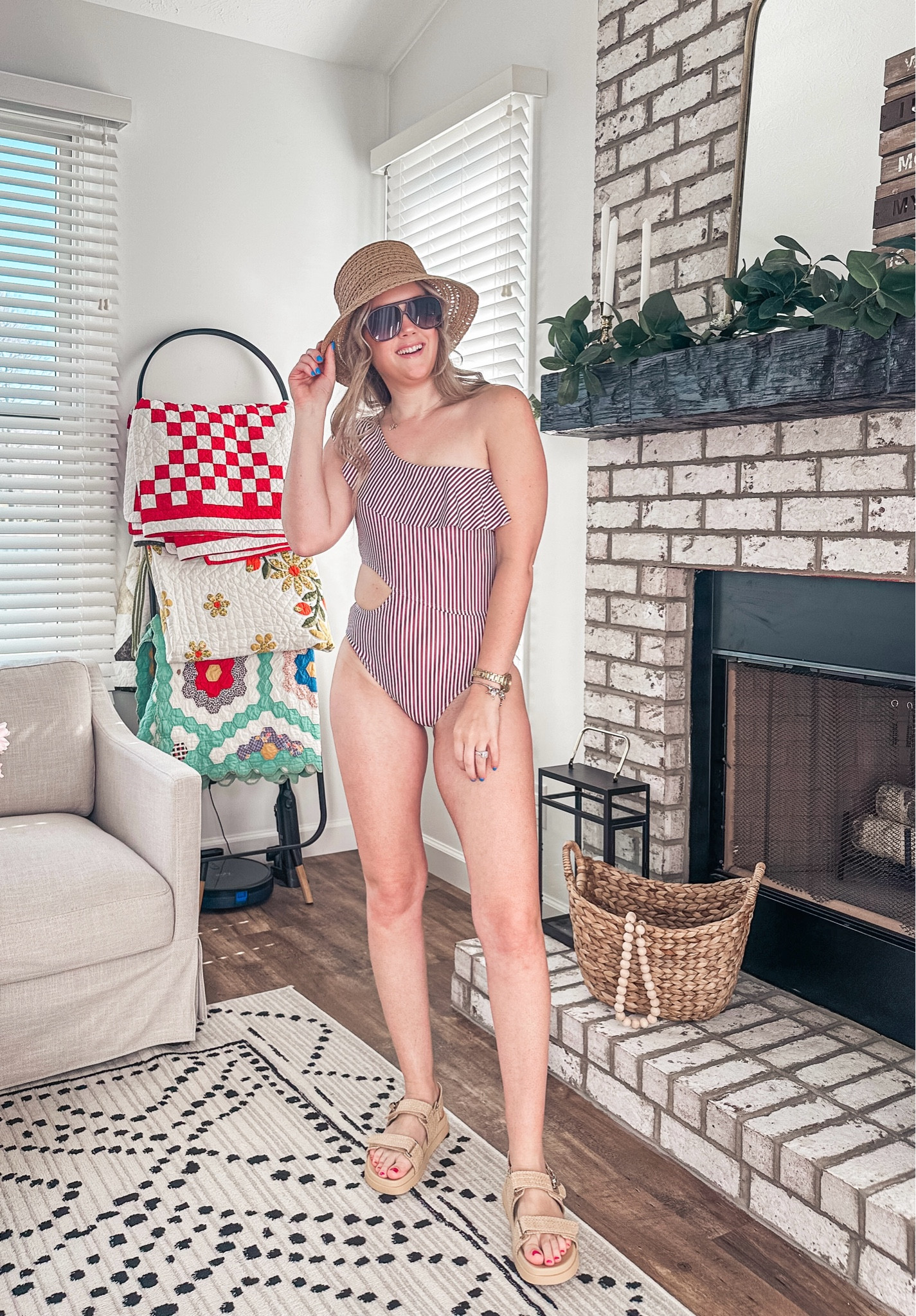 Wearing a size smalll

#LTKswim #LTKfindsunder50 #LTKSeasonal