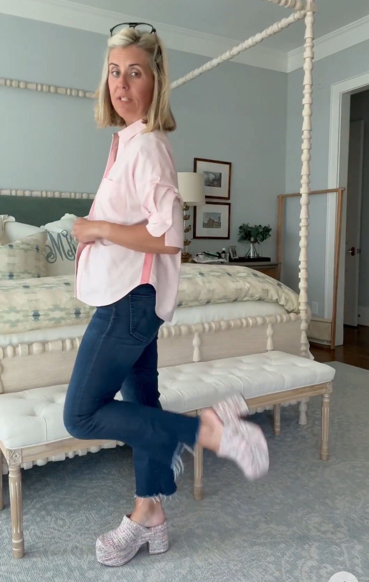 Easy peasy OOTD - with all the pieces we are mixing and matching all the ways in our closets!

XS top 
28 jeans (I size up)
8 shoes

#LTKgrwm #LTKootd #LTKOver40