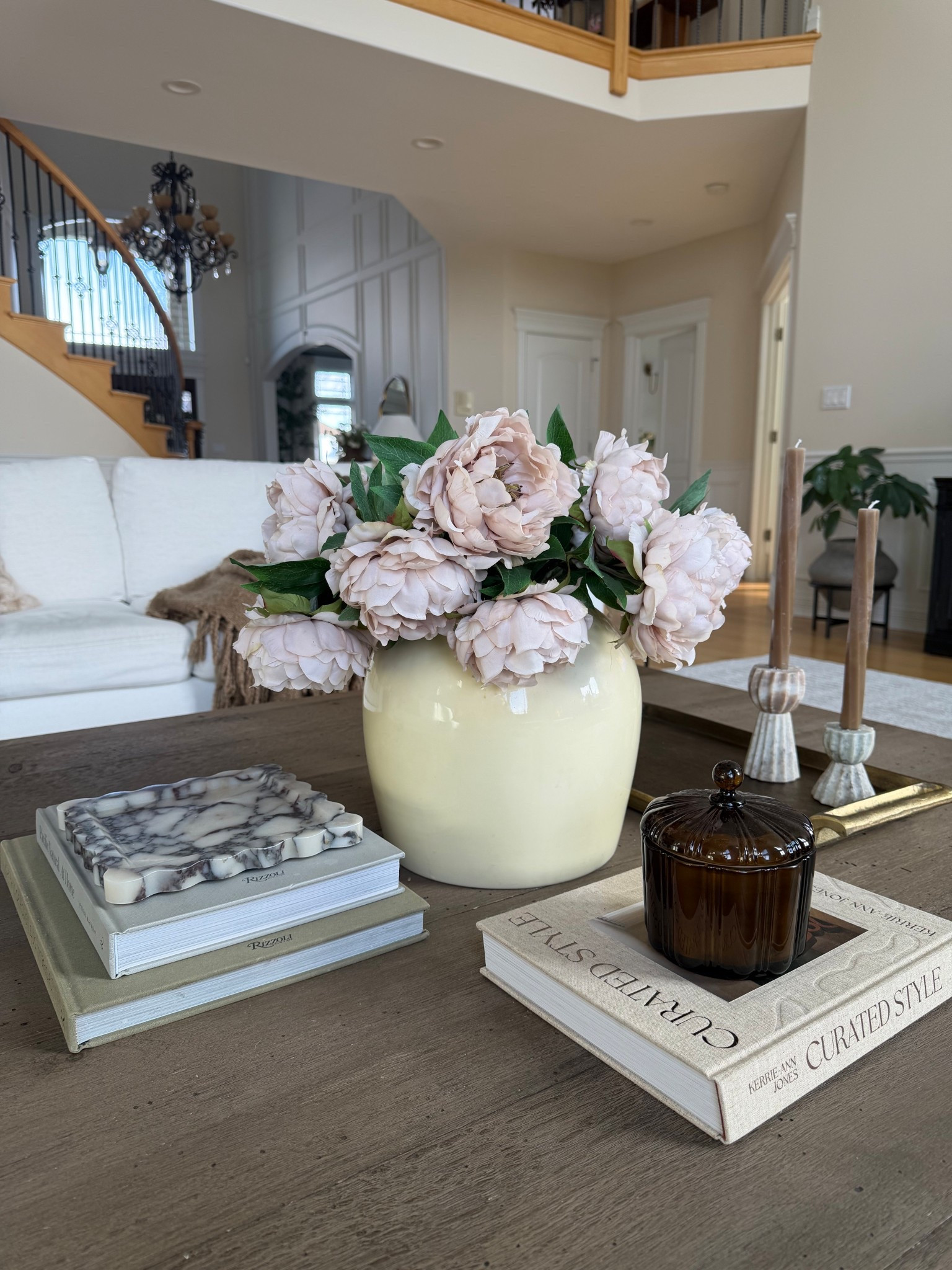 Soft neutrals + realistic faux florals are my go-to for making a space feel finished.
These stems look real, require zero upkeep, and work in every room year-round 🤍

All pieces are linked here.


#LTKSeasonal #LTKFindsUnder100 #LTKHome