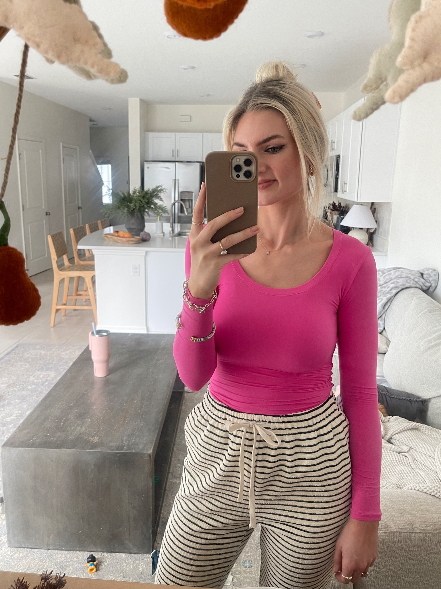 look for less tops! The best skims inspired material. So smooth and comfy enough to even wear around the house!

Skims dupes, Amazon basics, comfy outfit 