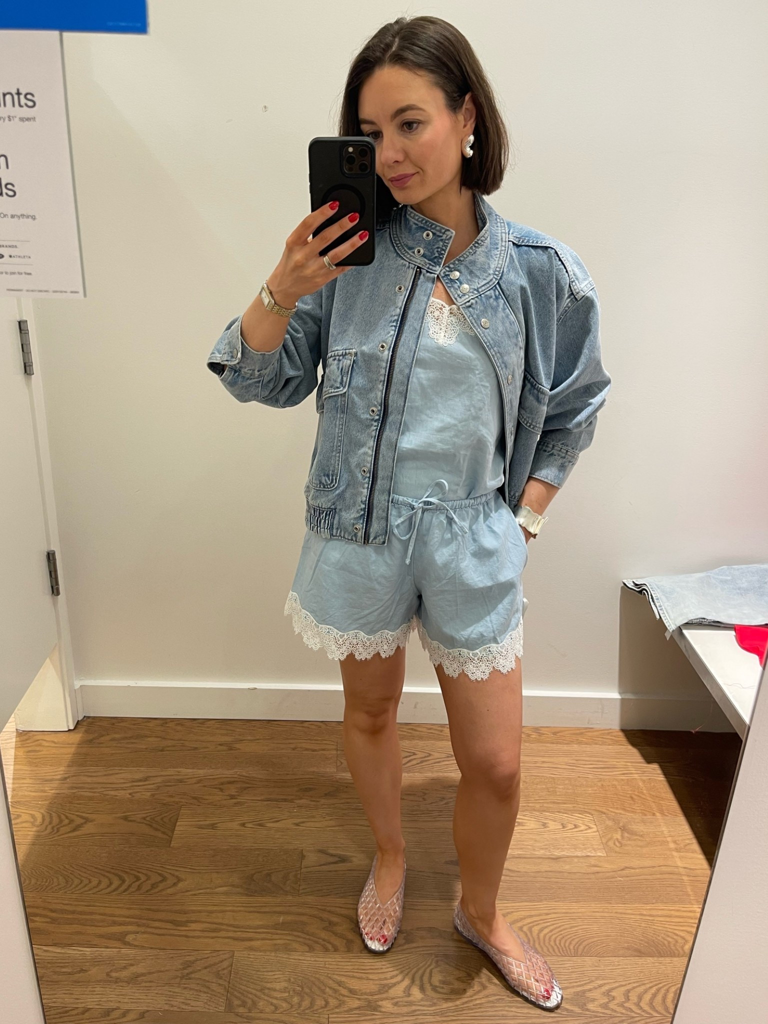 Linen top - XS
Linen shorts - XS
Oversized denim jacket - XS

#LTKsummer #LTKtravel #LTKcanada