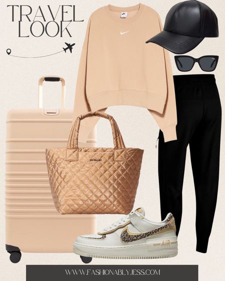 Absolutely loving this travel look! Perfect for staying comfy and cozy during your travels! 

#LTKstyletip #LTKtravel #LTKFind