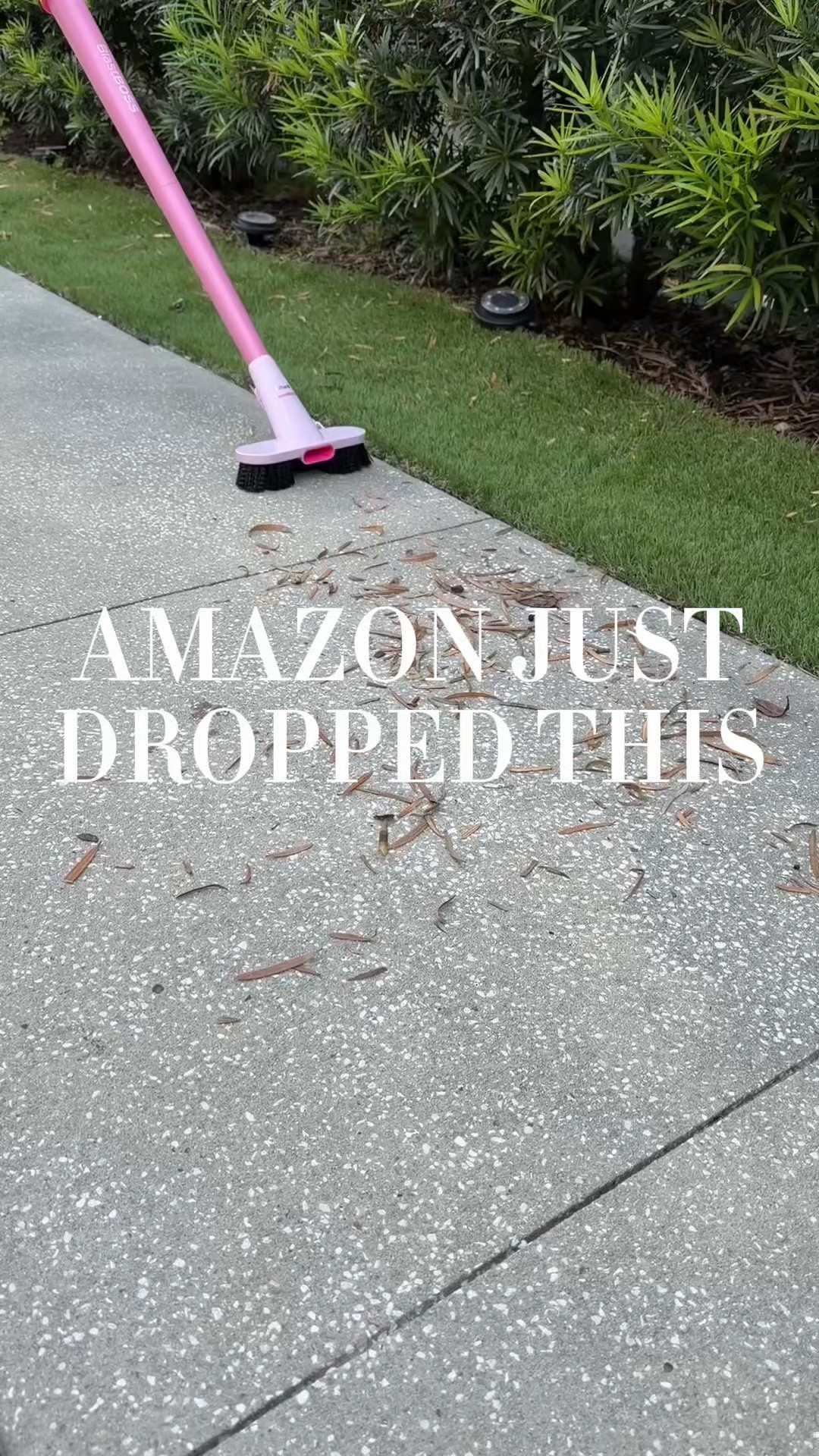 say MUST HAVE if this is something you would find useful and I’ll send you the details 

I didn’t know this even existed… but it gets ALL the dust your vacuum leaves behind 🤯 perfect for tight spaces, baseboards, and corners you can’t reach. Great for outdoor and indoor use 💁🏻‍♀️

#amazonfinds #cleaninghacks #homeessentials #amazonmusthaves #cleaningtips