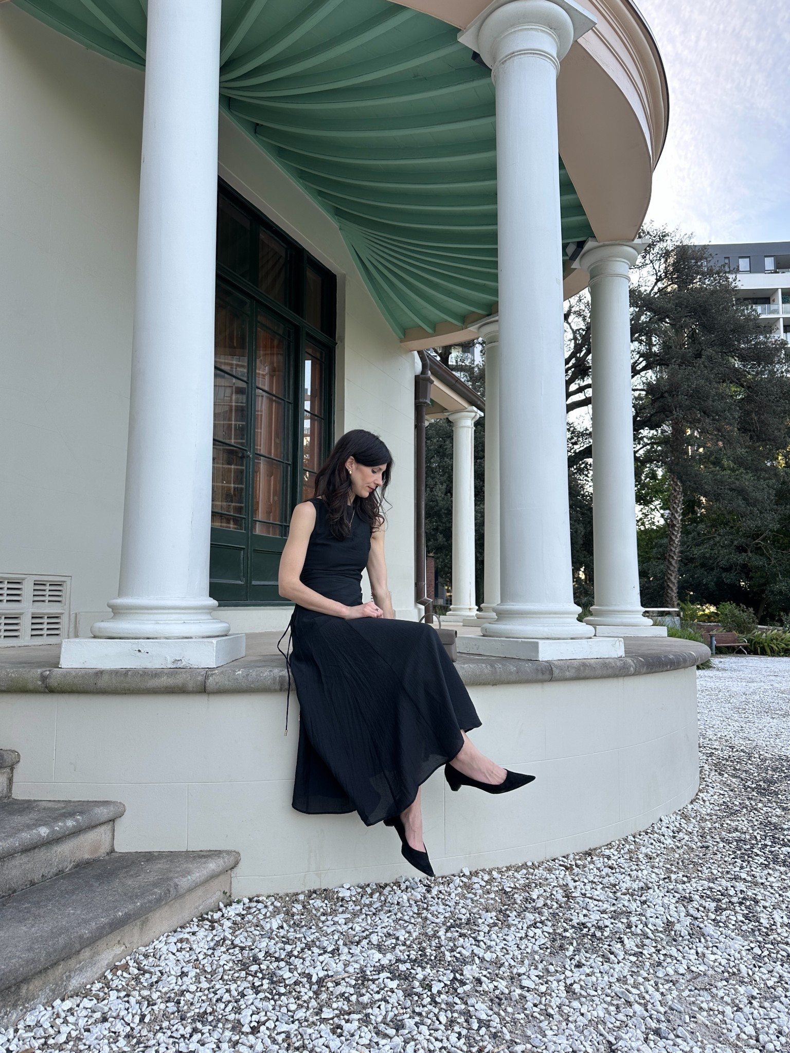 How gorgeous is this dress?! I am wearing size AU6 but this fits more true to size (snug on me - AU8 would be ideal). Shoes are EU41 🥰