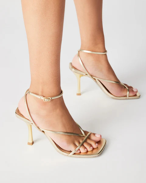 ANNIE CHAMPAGNE | Steve Madden (US)
