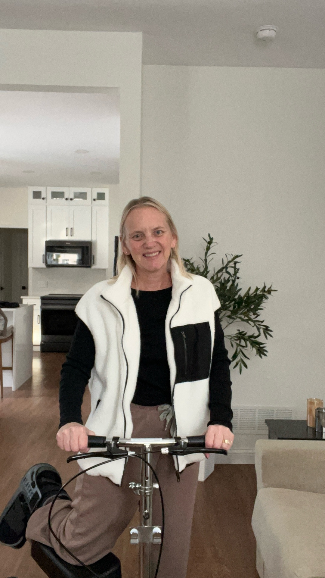 This fleece color block vest is so cozy and comfy! Perfect for layering your outfit! I’m wearing a size small. 

#LTKdayinmylife #LTKgrwm #LTKootd