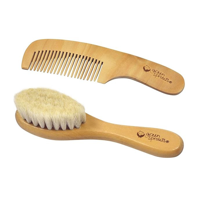 green sprouts Baby Brush & Comb Set | Gently grooms baby's hair | Made of natural wood and bristl... | Amazon (US)