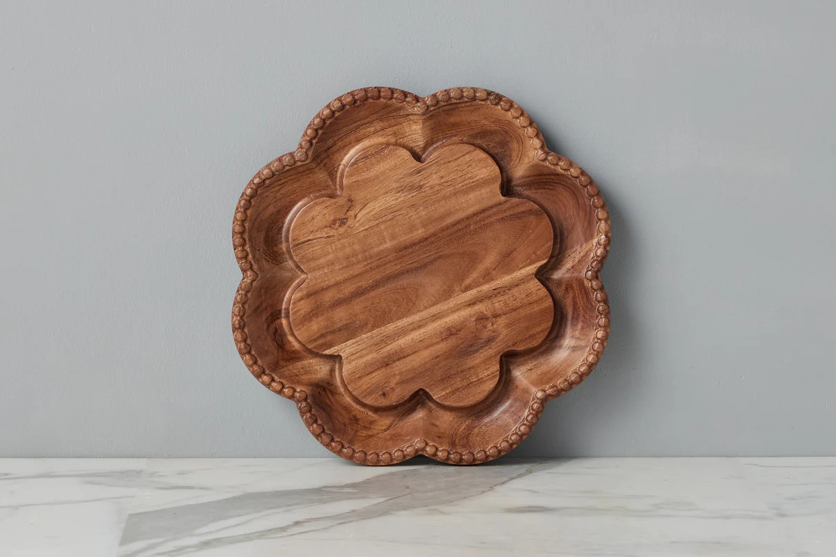 Vintage English Bread Board, Medium Scalloped | etúHOME