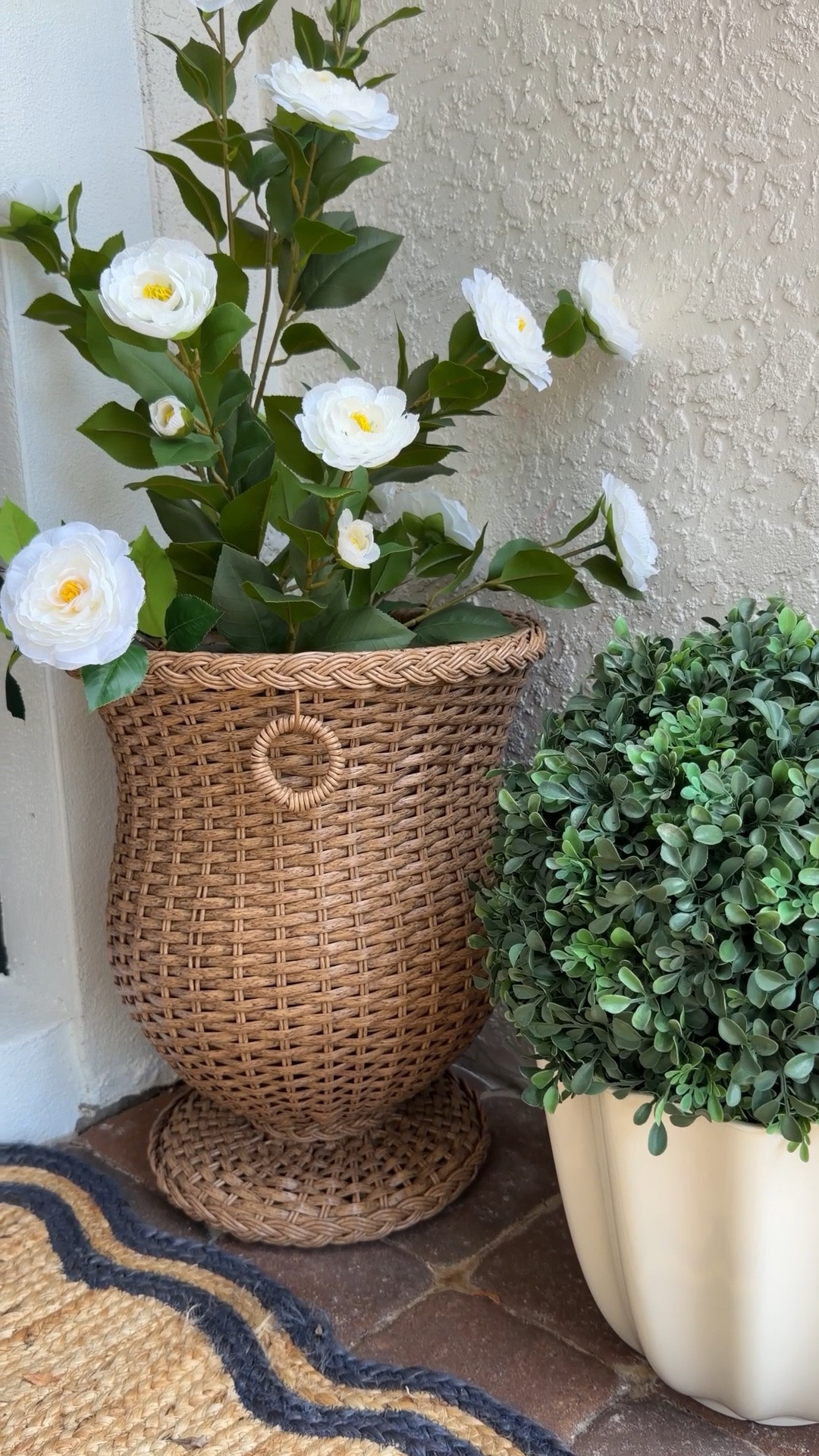 Entryway planters I’m obsessed with 🍃🥰

#LTKmomlife #LTKHome #LTKSeasonal