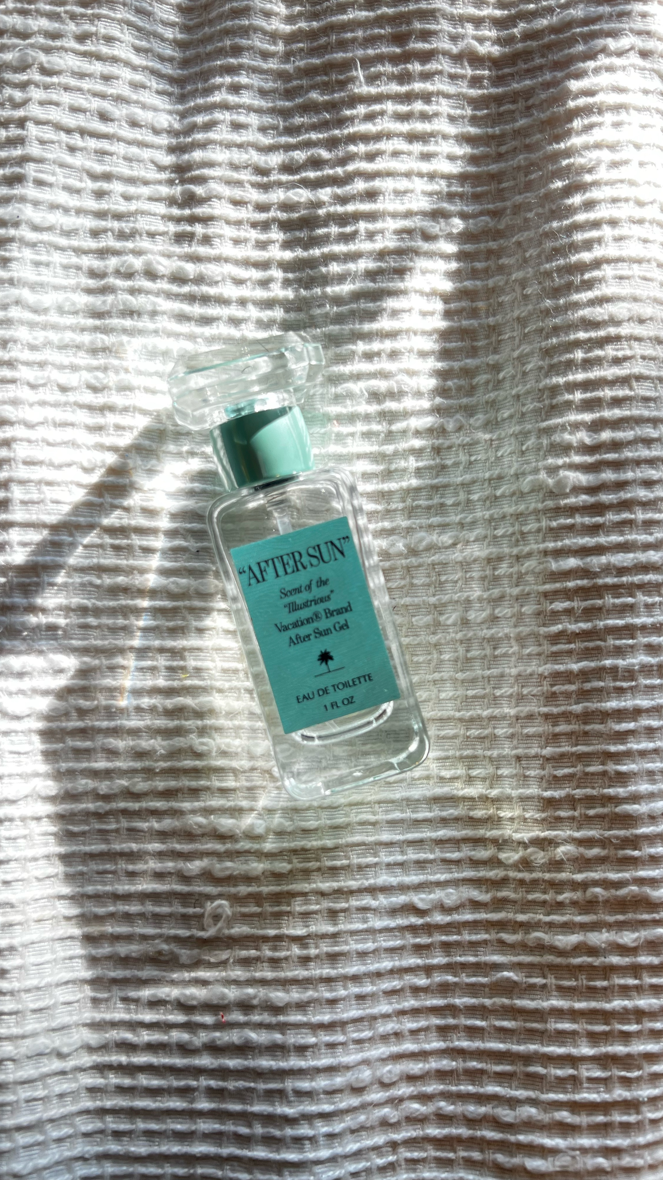 That fresh-out-of-the-pool scent you wish you could bottle? 🍃💦 Vacation Inc. After Sun perfume is exactly that — crisp top notes of Aloe Vera, Green Tea & Melon, a heart of breezy Cardamom & Aqua di Colonia, and a cozy base of Resort Towel Plush & Linen. Pure summer nostalgia.

#VacationInc #AfterSunPerfume #SummerScents #BeachVibes #PerfumeLover #Sunkissed #FreshFragrance #SummerForever #TowelFresh 

#LTKMens #LTKFindsUnder100 #LTKBeauty
