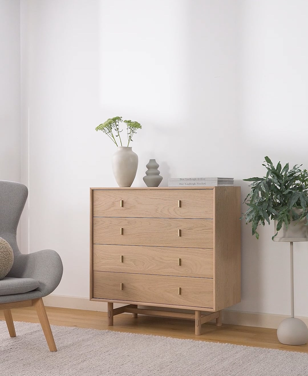 Cómoda con cajones de roble Diana | Westwing EU