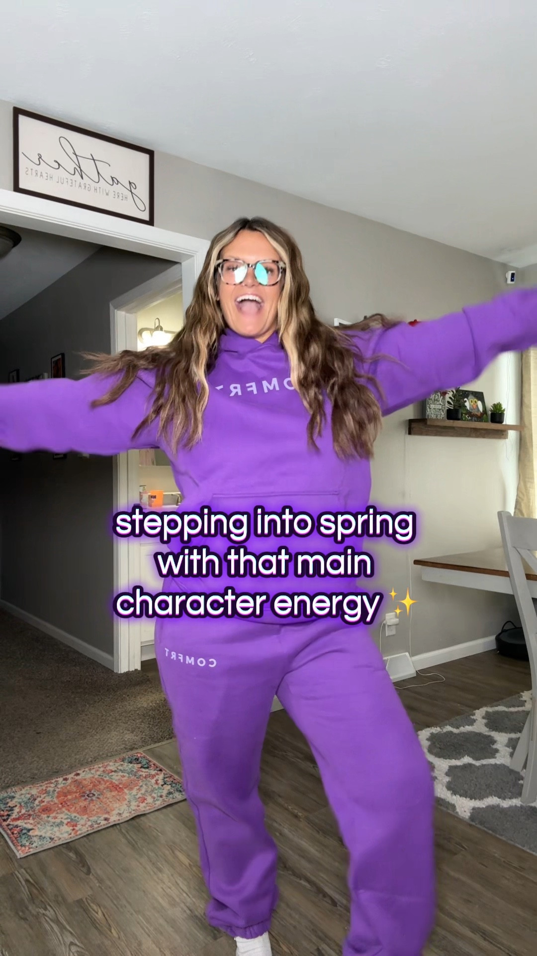 #comfrt #hoodies #sweats #spring 

#LTKMidsize #LTKSaleAlert