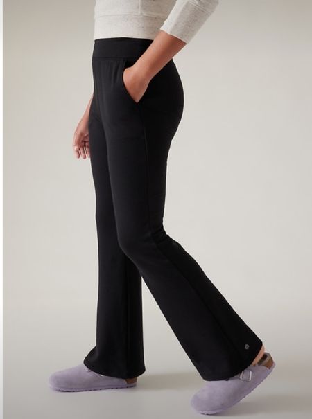 Black Fleece Flared Pant

#LTKtravel