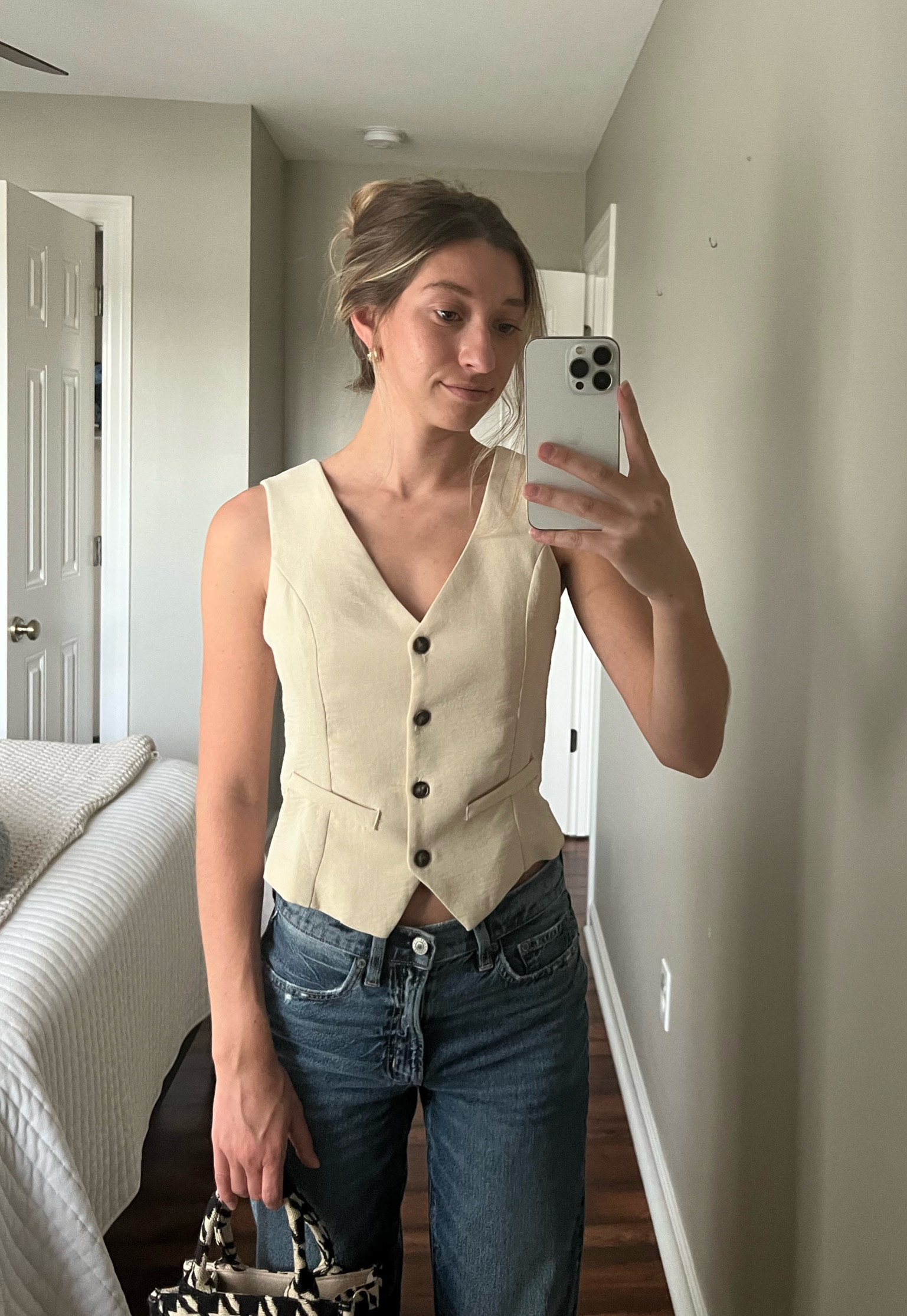 fall outfit, dark jeans, suit vest, baggy jeans, low rise jeans, vest

Use code AEFALL25 for the jeans!

#LTKsalealert #LTKSale #LTKstyletip