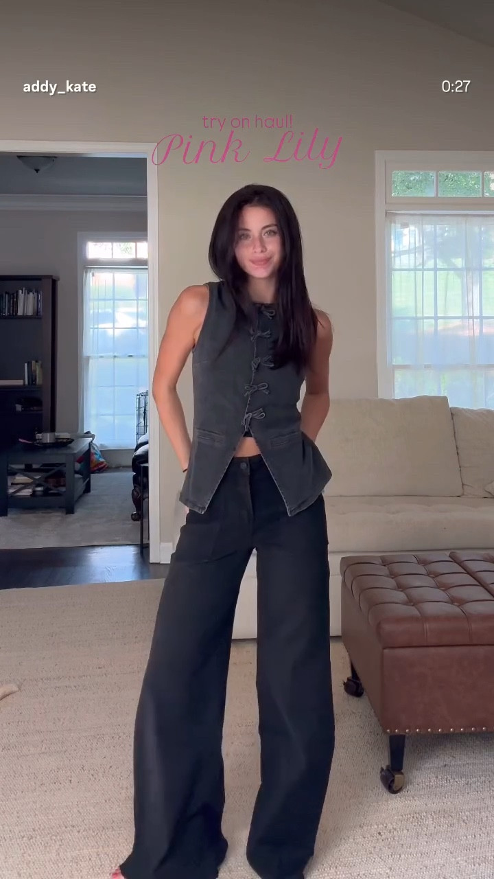 Love summer but I'm SO ready for fall fashione
@pinklily use code ADDISON for 40%
off at checkout!!
#fallfashion #fallvibes #falloutfits