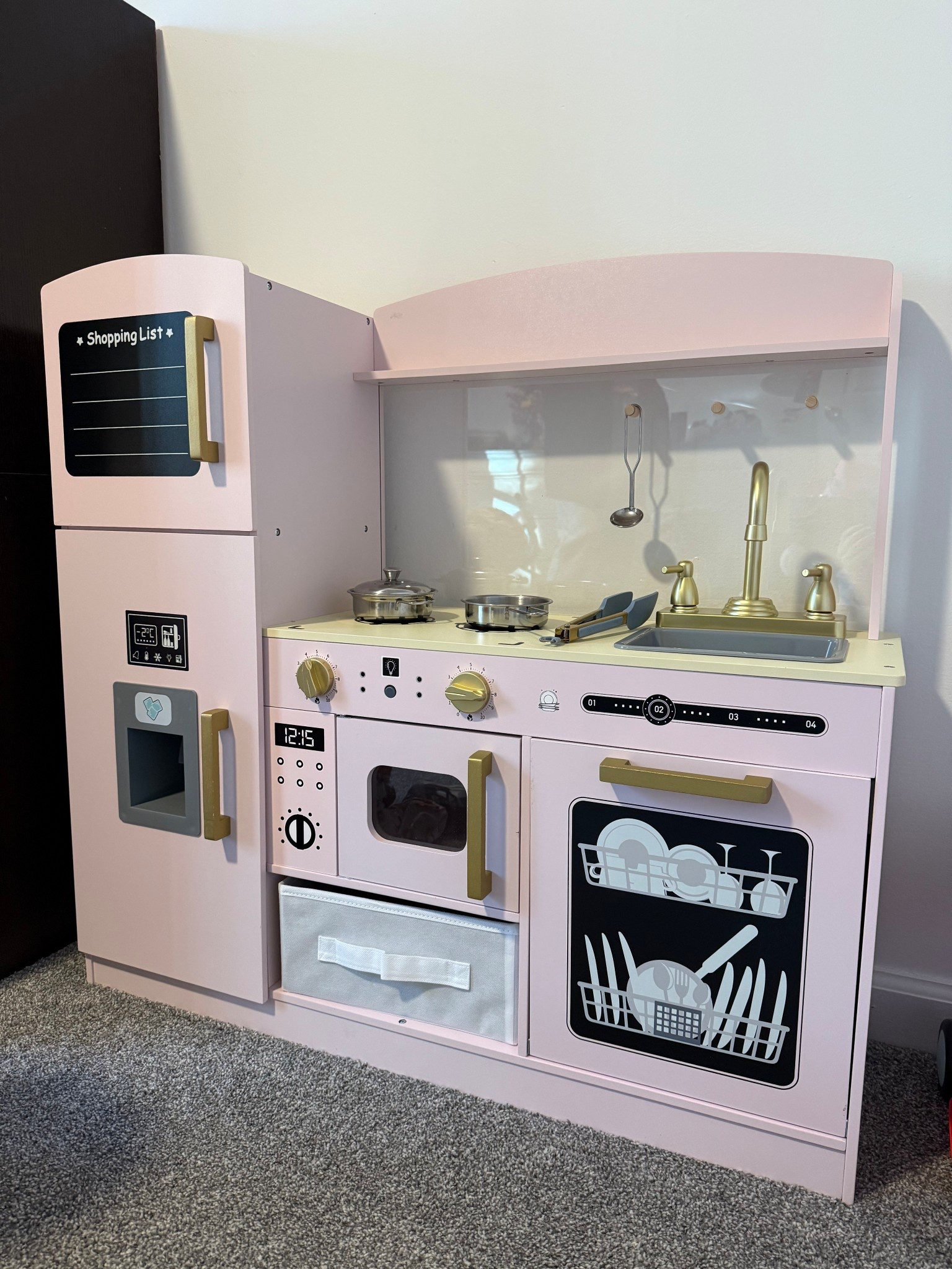 The prettiest PINK play kitchen for Christmas! 

#LTKHoliday #LTKKids #LTKGiftGuide