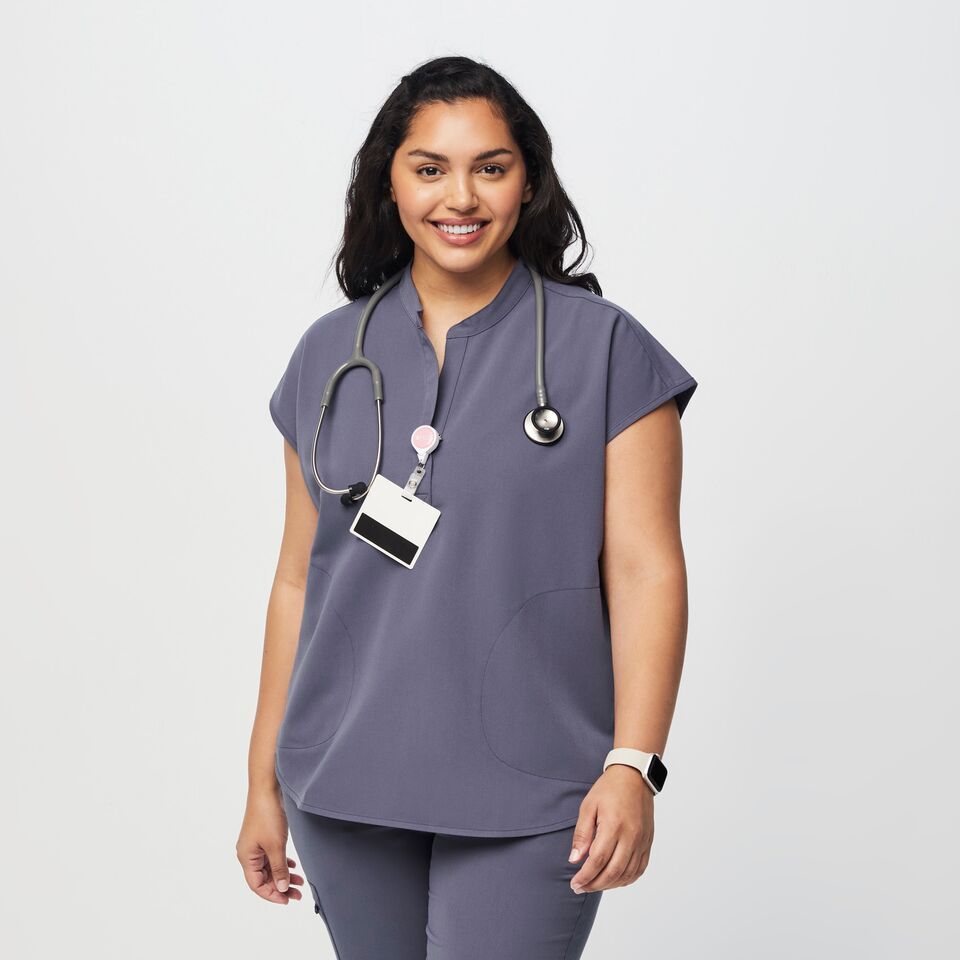 Women's Rafaela Oversized Scrub Top - Space Navy · FIGS | FIGS