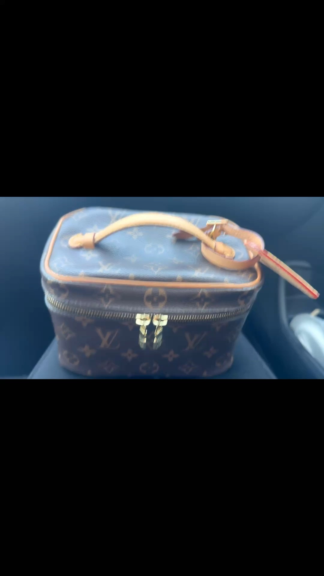 For reference, I have the #MIN vanity case in great condition !￼

#LTKootd #LTKWorkwear #LTKTravel