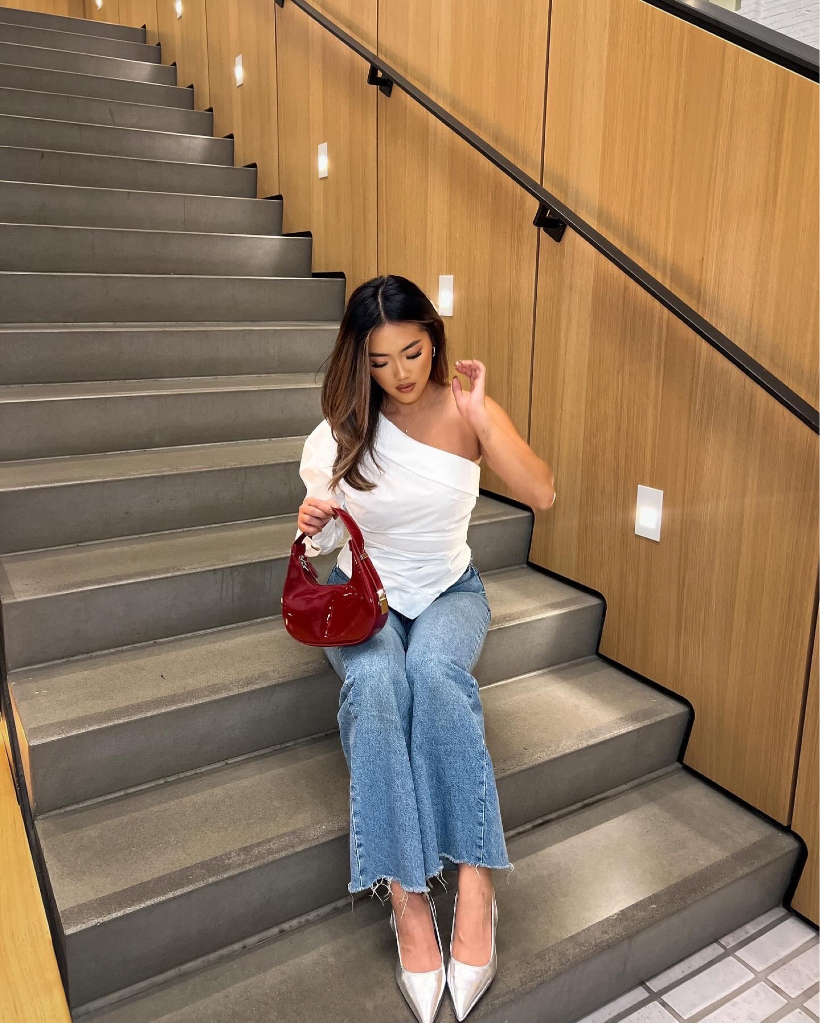 classy girl💋✨⛓️

Top & bag @ Amazon
Jeans & heels @ Zara 

#LTKstyletip #LTKCyberWeek #LTKeurope