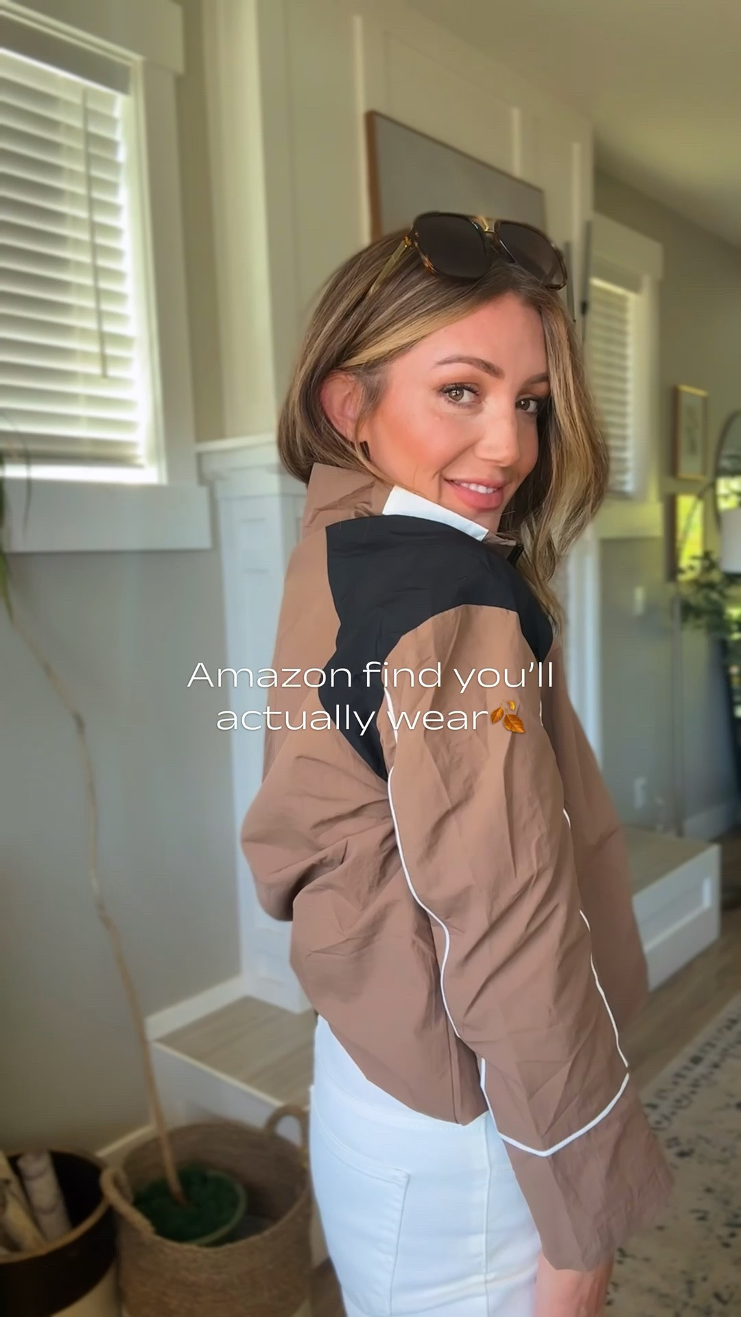 The perfect lightweight windbreaker for those brisk fall days 🍂🤎 Waterproof, easy to layer, and cute enough to throw on with everything. Such a good fall staple!

#LTKootd