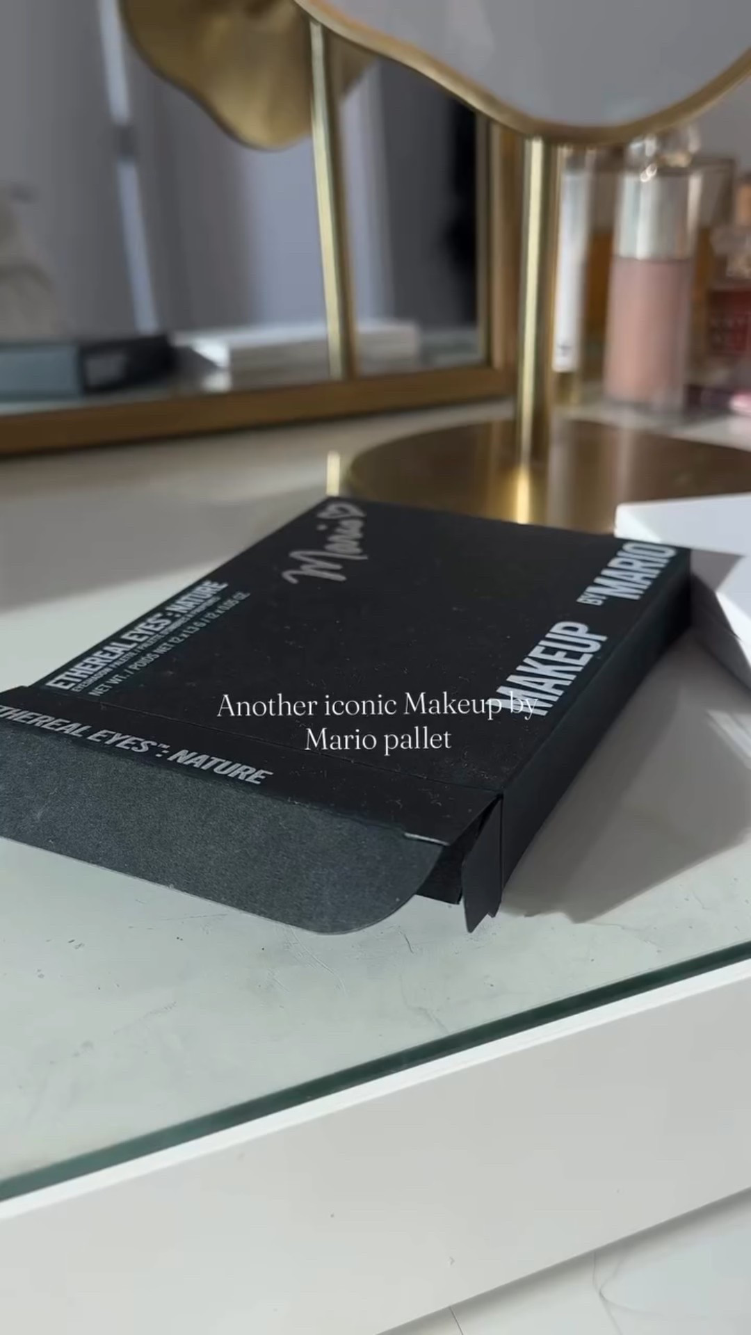 I cannot wait to try this one out @makeupbymario That green shimmer 🥹 #makeupartist #mua #makeup #makeupbymario