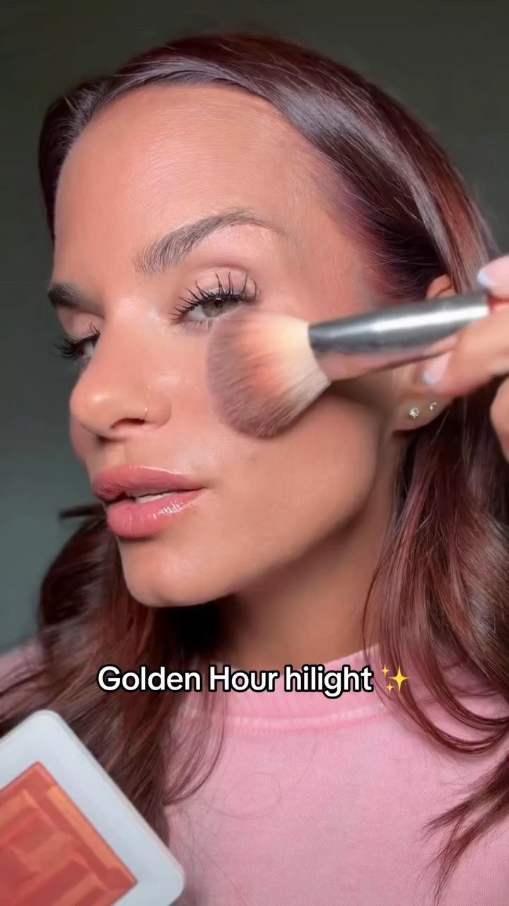 This is the golden hour glow everyone is chasing. ✨@hauslabs

The Haus Labs Gel-Powder Highlighter melts into the skin and gives that soft, radiant shine that hits perfectly in the light. It’s smooth, not glittery, and blends like it’s part of your skin. This is that glow that looks better the longer you wear it.

Comment “GLOW” and I’ll DM you the shop link. 💌 

#taylorbecker #taybeckerbeauty #charlestonsc #goldenhourglow #highlighter