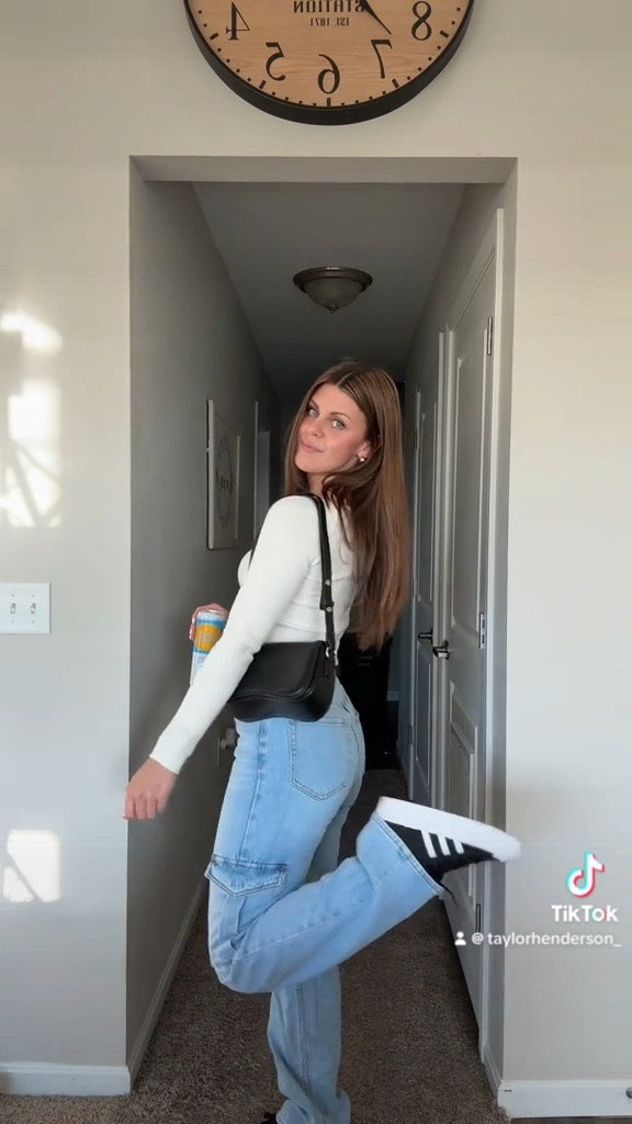 Cute casual dinner or going out outfit 

#LTKVideo #LTKSeasonal