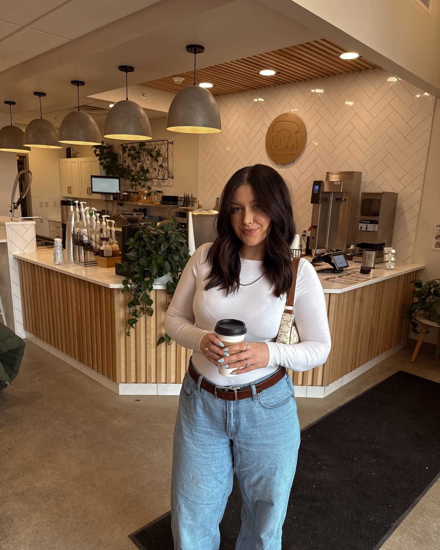 short hair has entered the chat💇🏻‍♀️

#springstyle #effortlesschic #neutralstyle