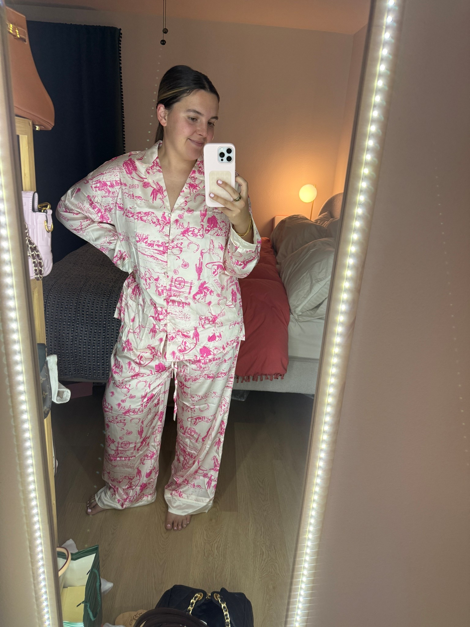 I’m in the large!


#LTKStyleTip #LTKFindsUnder100 #LTKFindsUnder50