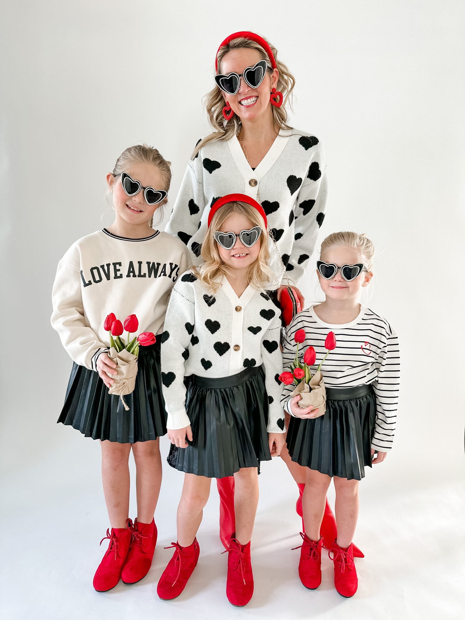 #valentinesday #vday #loveday #galentines #valentinesdaylook #heartsweater

#LTKkids