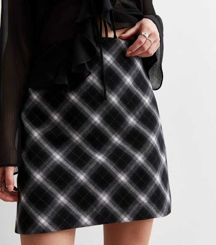 Black Check Print High Waist Mini Skirt
						
						Add to Saved Items
						Remove from Saved I... | New Look (UK)