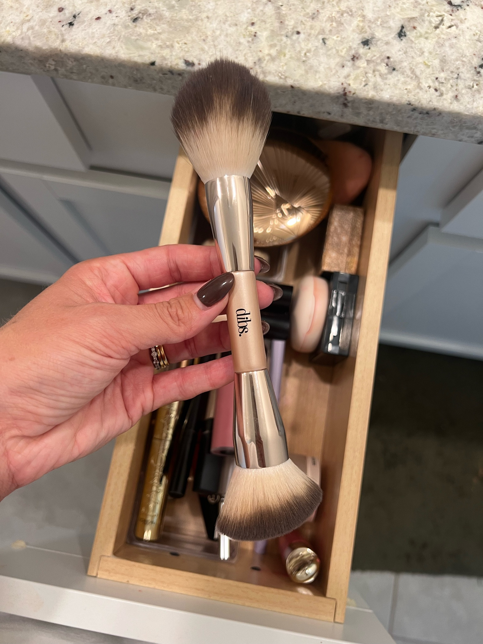 the best makeup brush to ever exist 

#LTKStyleTip #LTKGiftGuide #LTKBeauty