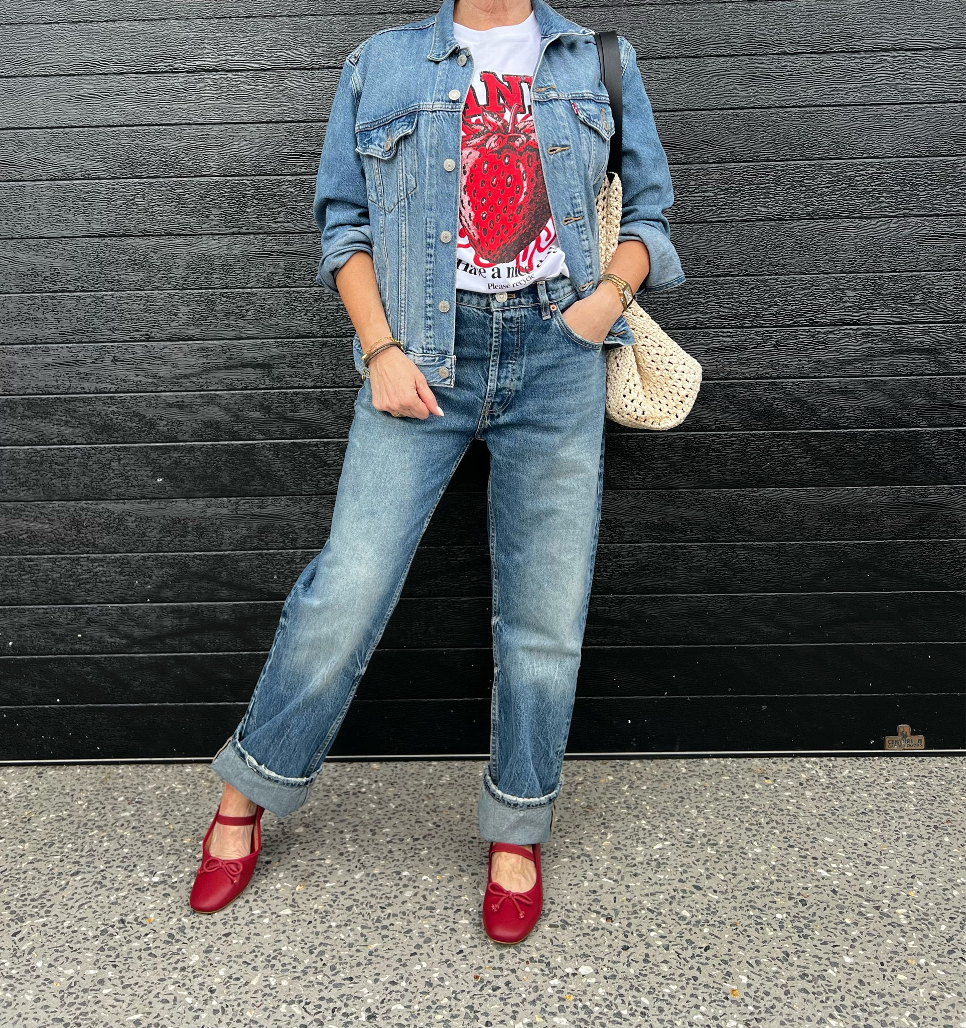 Weekend Fit Check 🍓

I am 165cm and wearing a Size Small Tshirt and a Size Medium jacket.

#LTKaustralia #LTKover50style #LTKstyletip